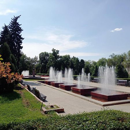 "В Центре Города" Квартира - "Downtown" Apartment Almaty Esterno foto